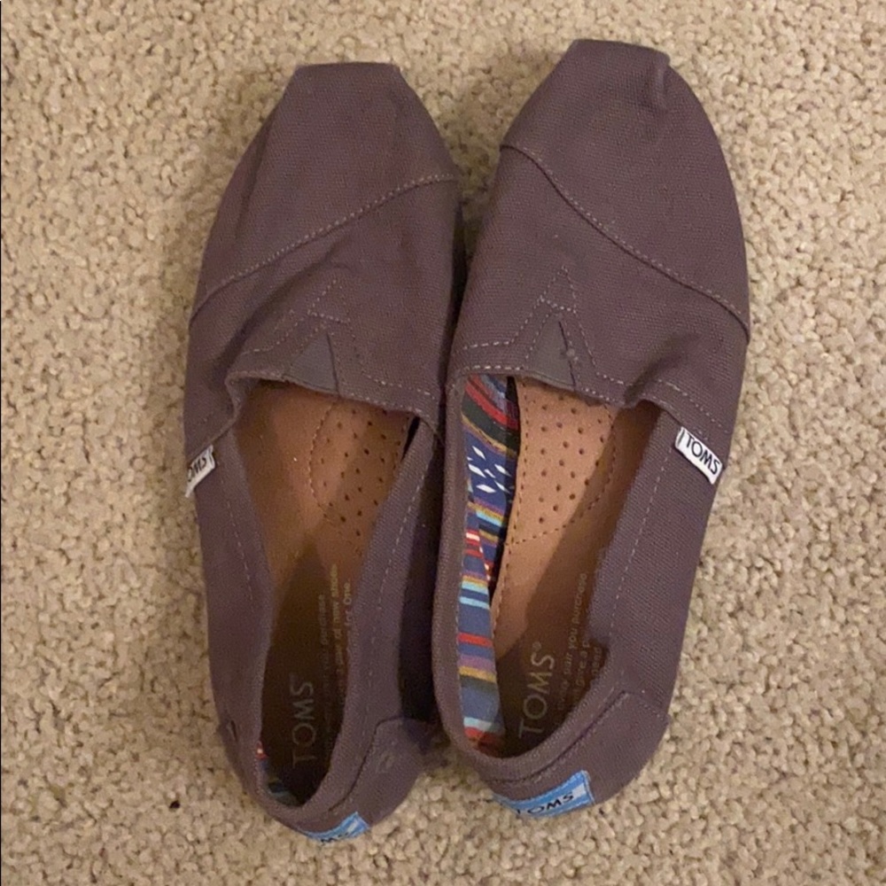 Women’s Grey Toms canvas slip on shoes